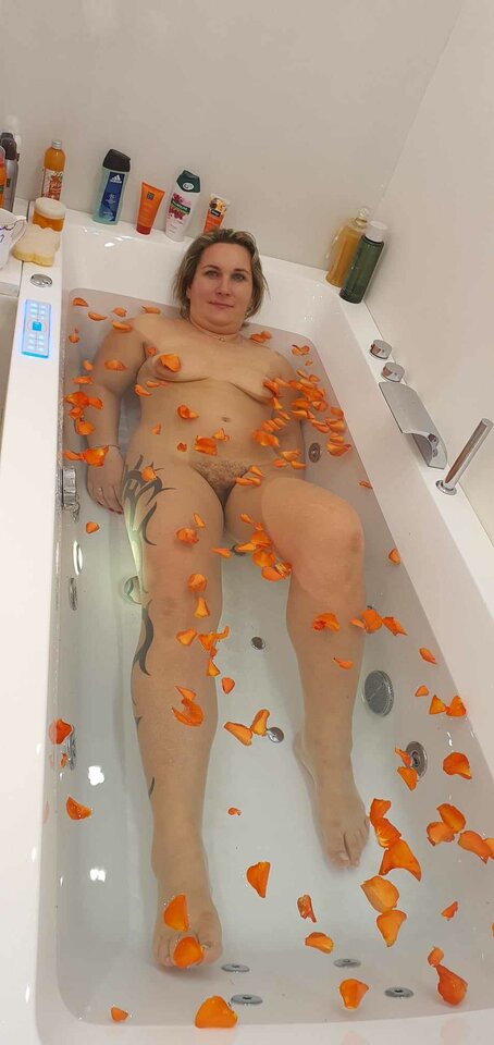 received_377299641901581.jpeg - nakedgirl