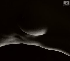 Moonrise over Krakow 9507.JPG