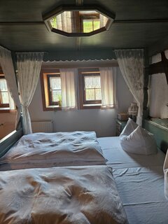 1708347775833-1.jpg