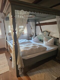 1708347775861-1.jpg