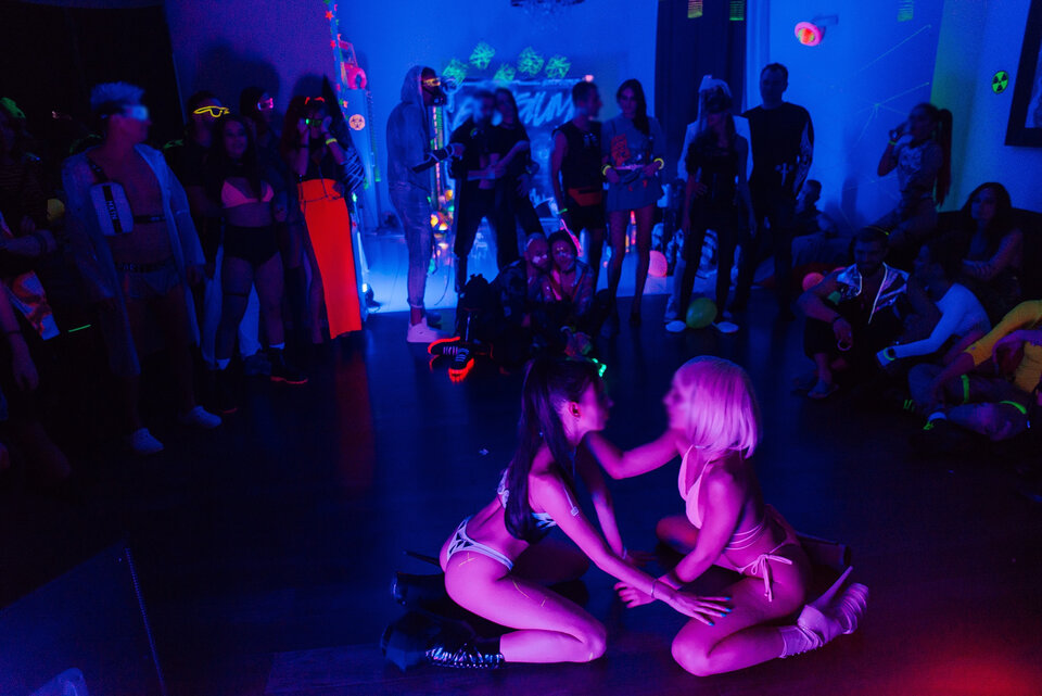 WILD NEON PARTY LIBERTE33 - bearbunny