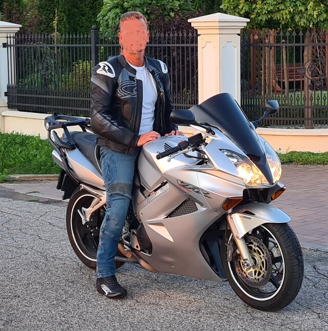 JohnyGio40