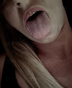 👅👅
