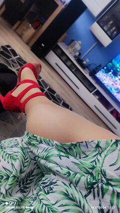 1000108889.jpg