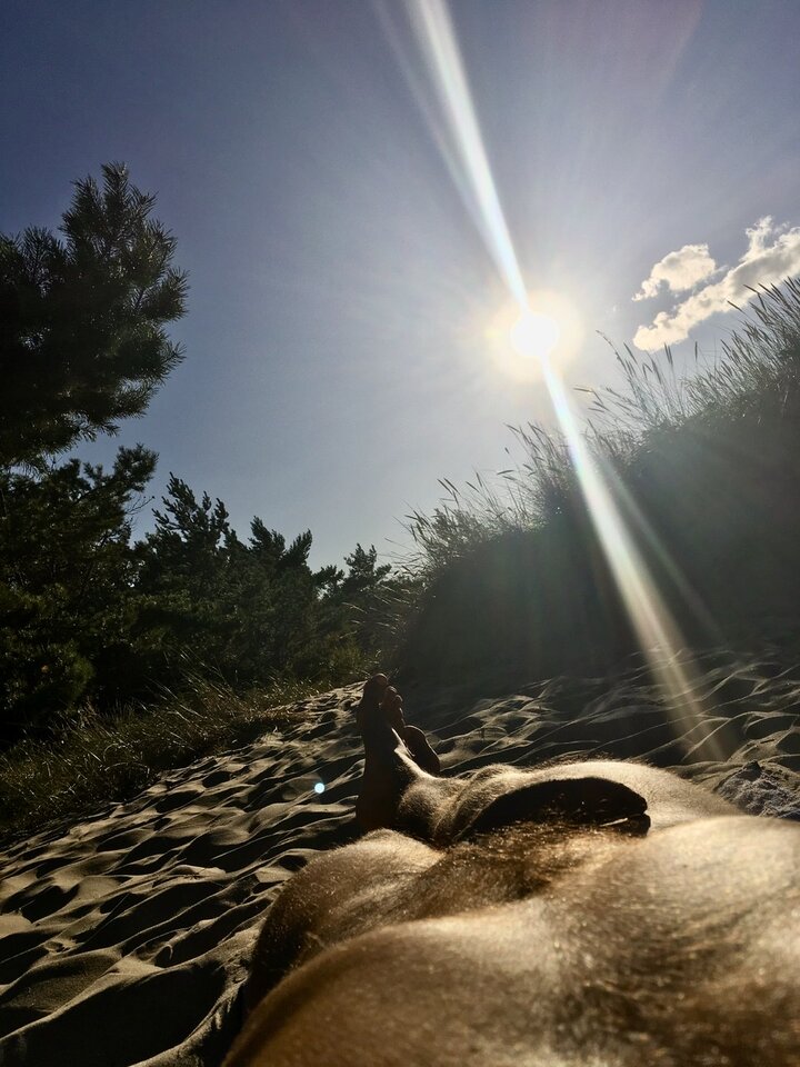 Popołudniowe pieczenie kiełbaski 😎☀️🏖🏝🔥 - Plazowicz3city