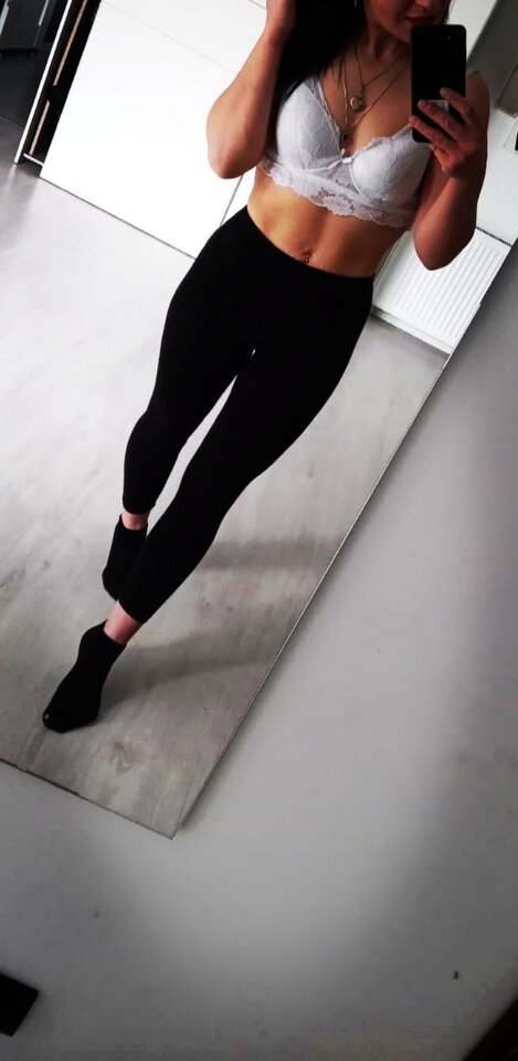 . - EssahotG18