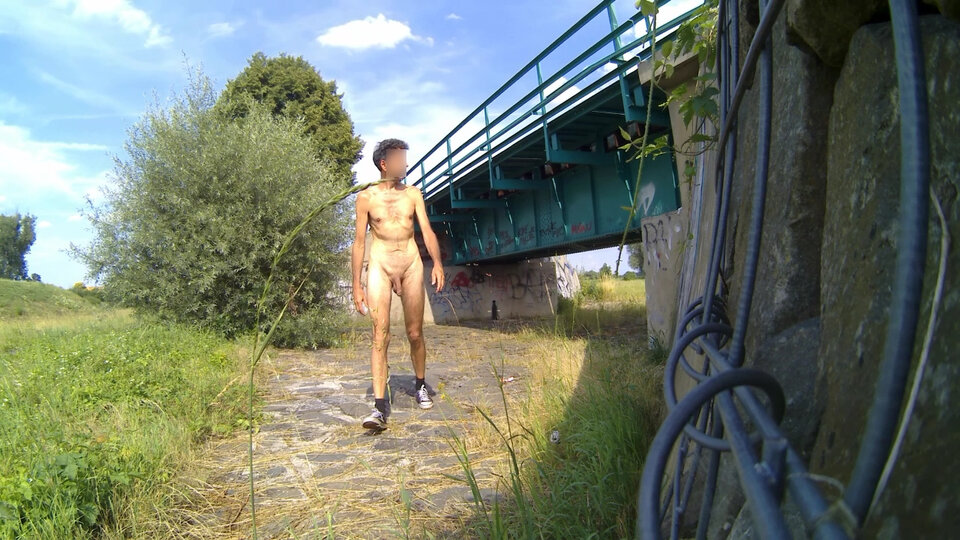 20230716_043725A.mp4_snapshot_02.09.552.jpg - Krzysztof_cfnm