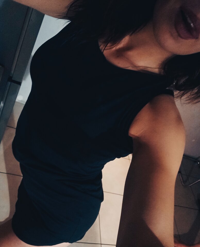 . - EssahotG18