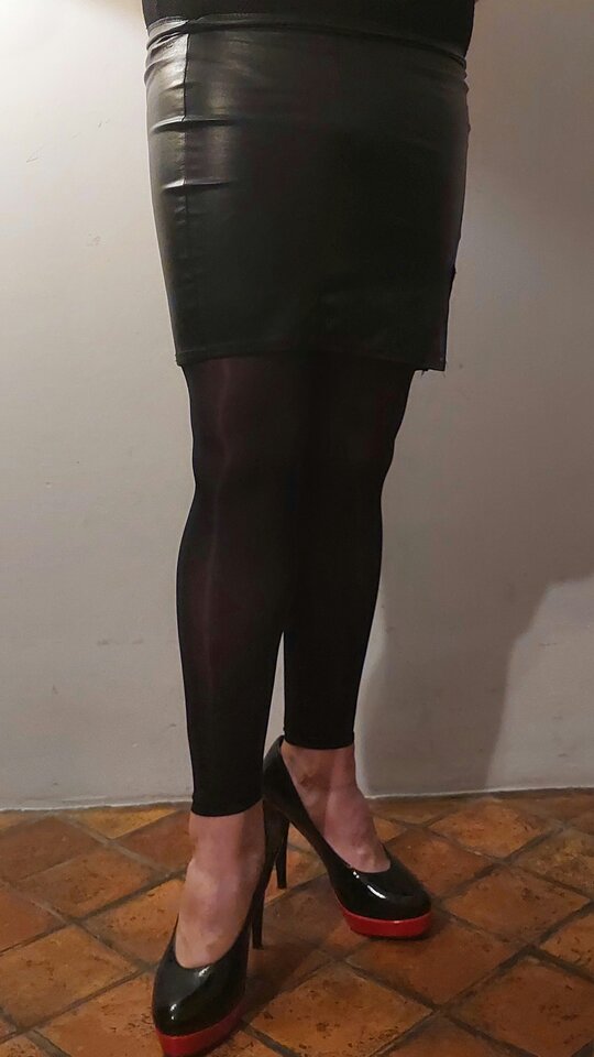 1000012916.jpg - nylonfun
