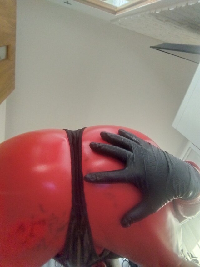Latexbitch2202