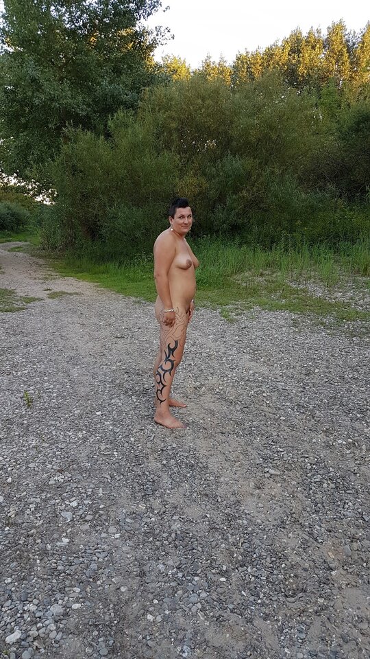 20160825_200407.jpg - nakedgirl