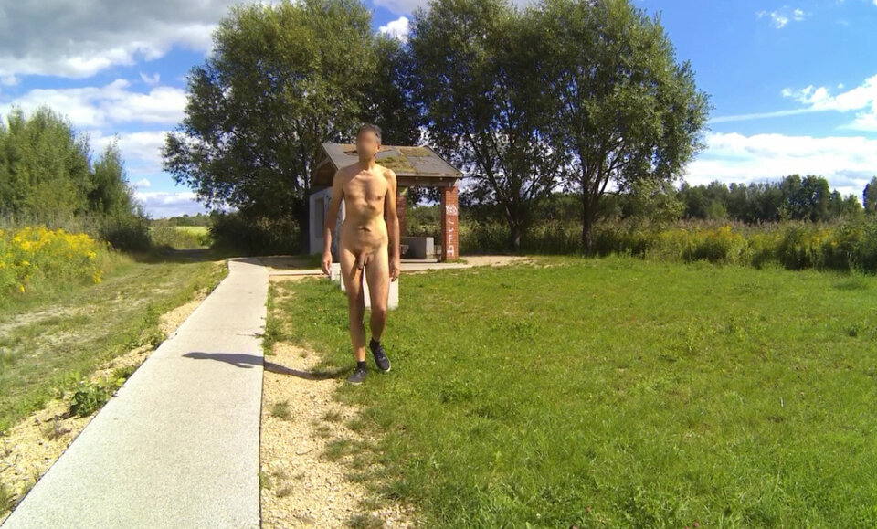 130009A.mp4_snapshot_00.43.162.jpg - Krzysztof_cfnm