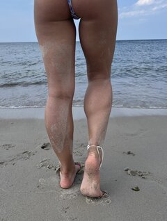 👣