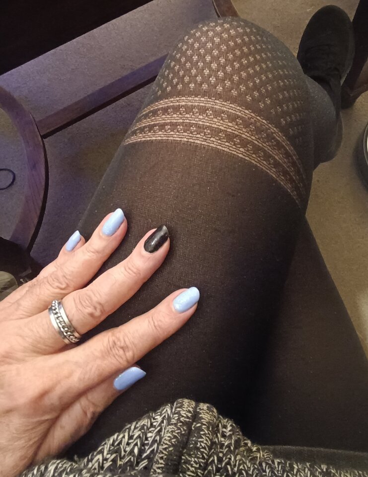 Nowe stare rajstopy i najnowsze paznokcie 😎💅 - Gregorja
