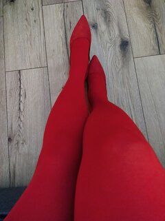 Women in red 😉
