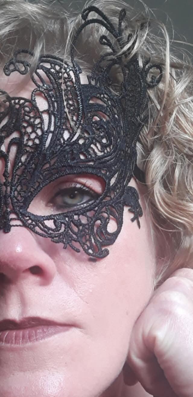 DominatrixPara