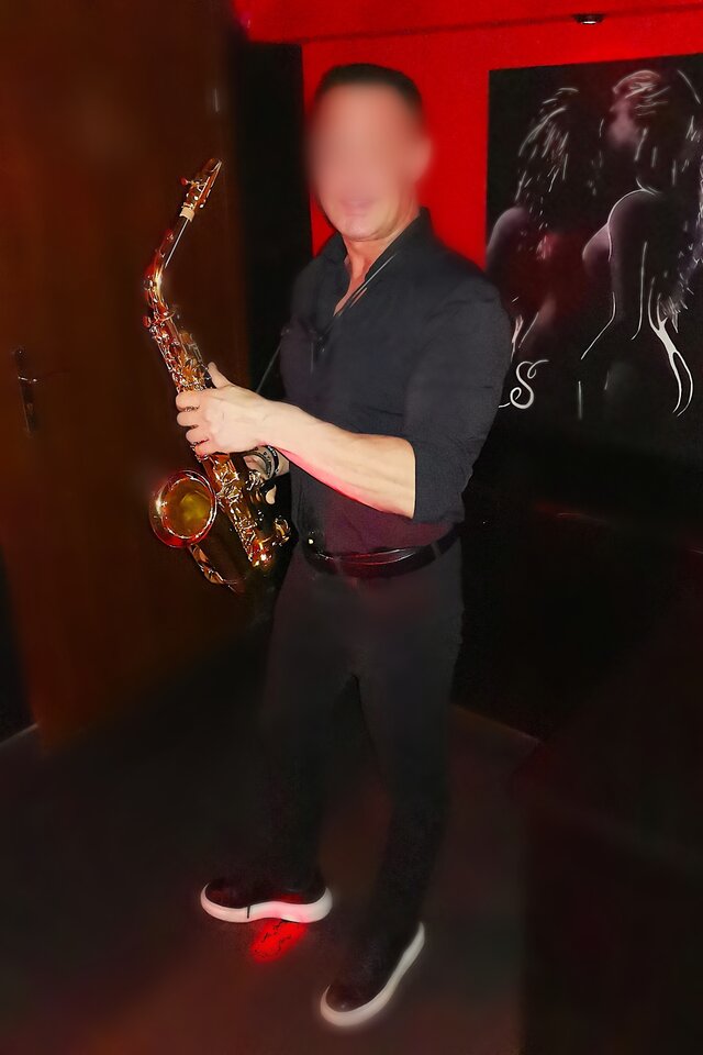 Point Blur_May062025_010827.jpg - SeaxSax