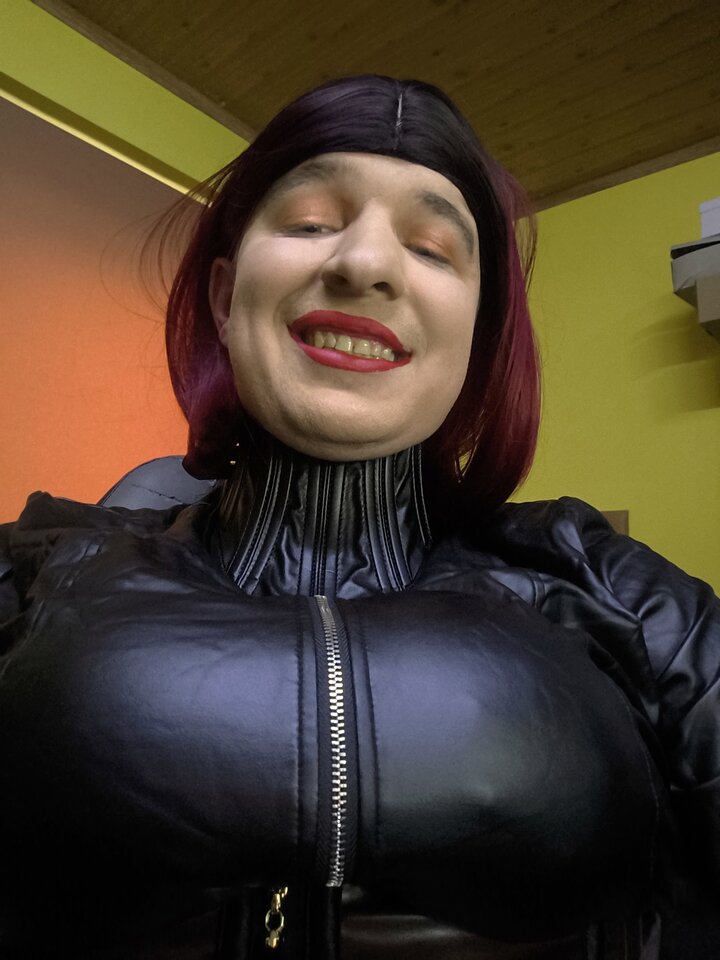 1000006076.jpg - Adriennecross