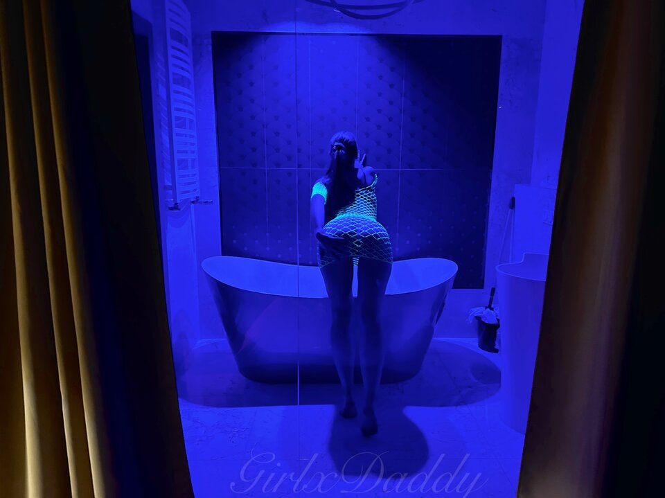 photo-output.jpeg - GirlxDaddy