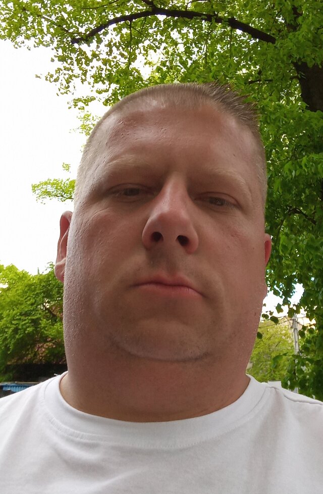 Adam0400