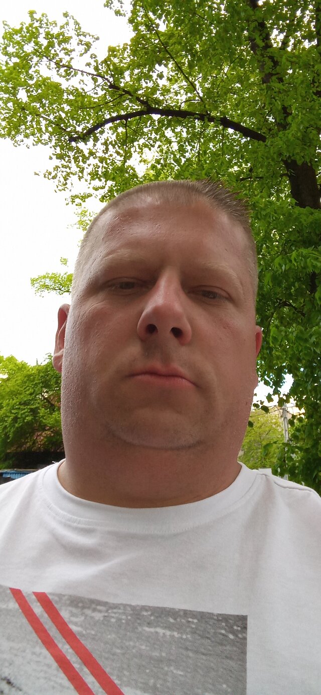 Adam0400