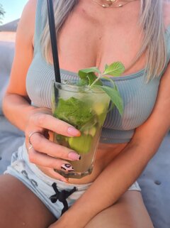 🍸