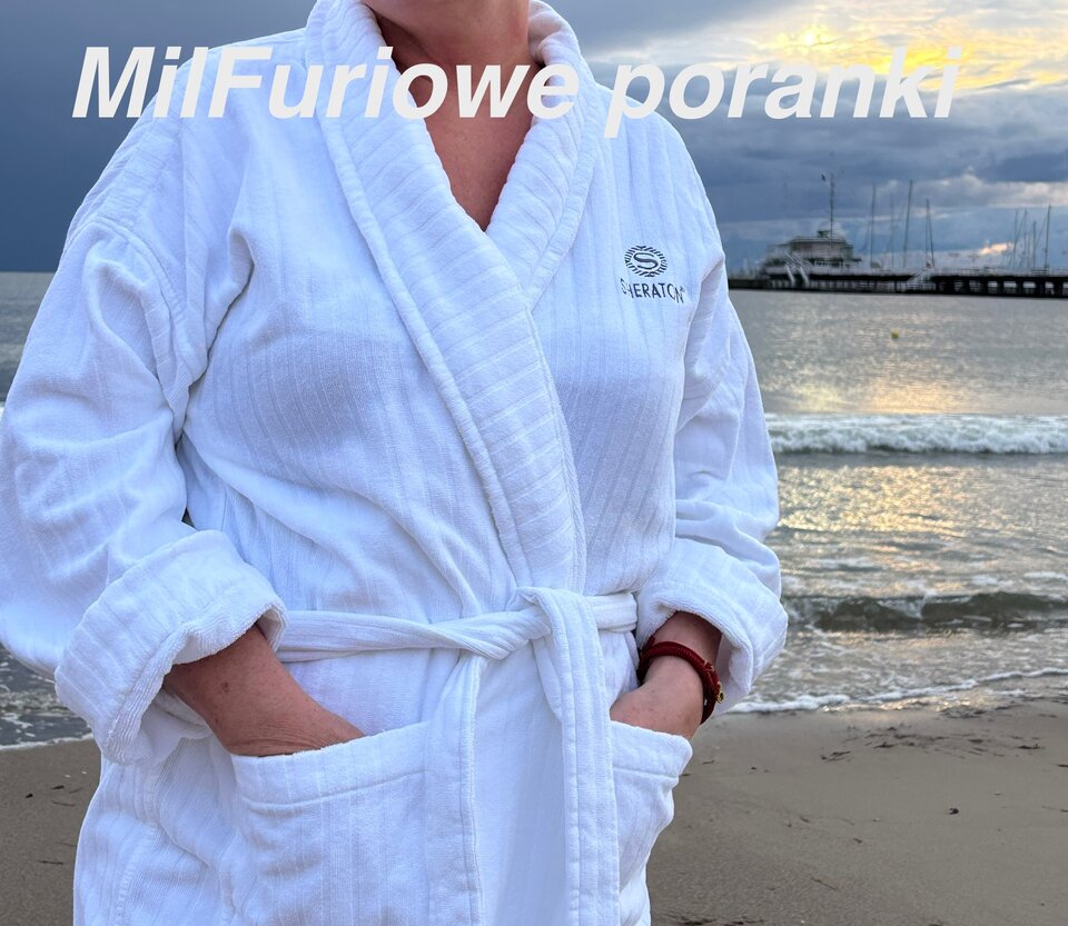 Poranna kąpiel relaksacyjna … pusta plaża i cudna woda - milFuria