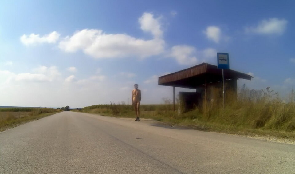 Przystanek przy wiejskiej drodze 20250901_1434.mp4_snapshot_03.0 - Krzysztof_cfnm