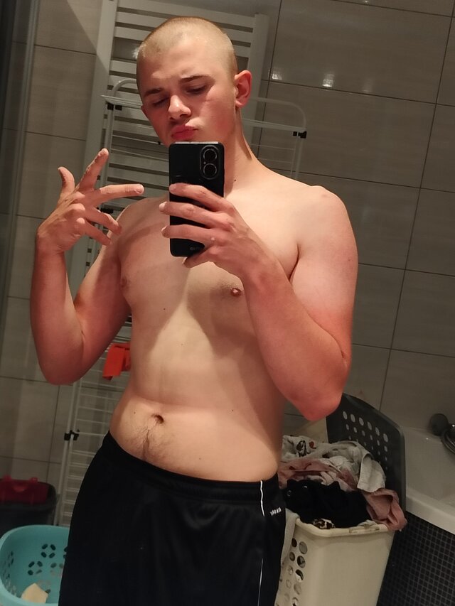 IHotTeenager