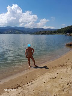 Nowa Plaża Naturystyczna Jezioro Mucharskie.jpg