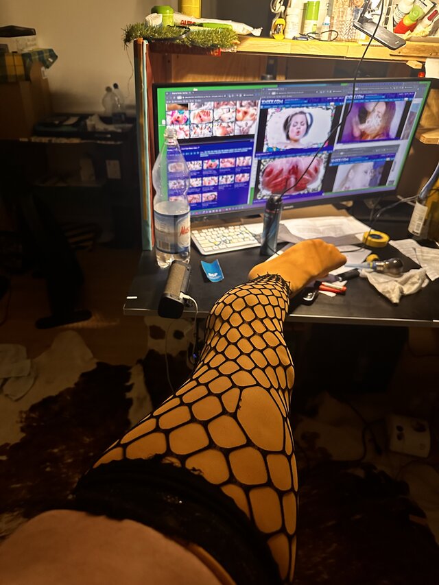 ANALlovesGUY40