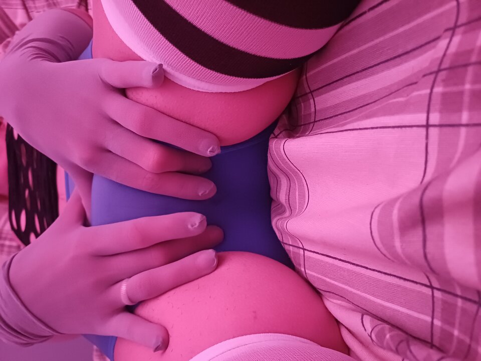 37.jpg - FeetPara30