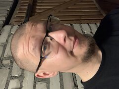 Łysy z piwnicy