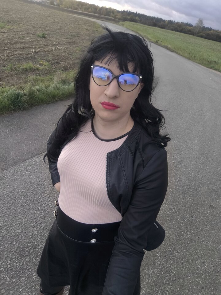 1000013700.jpg - Adriennecross