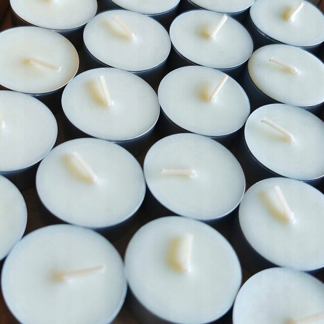 Swieczki-Podgrzewacze-Sojowe-Bezzapachowe-Tealight-100-sztuk-Mar - MagiaDloniWarszawa