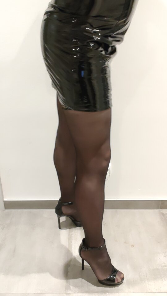 1000004008.jpg - HighHeelsPanty