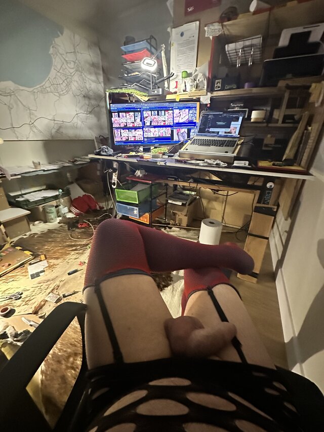 ANALlovesGUY40