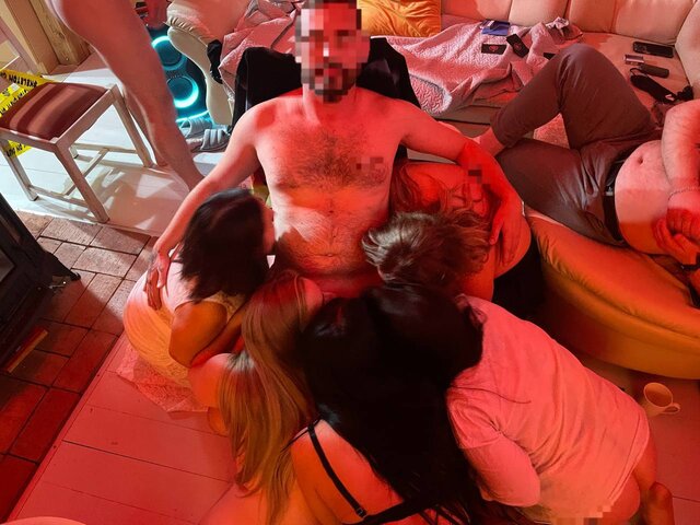 Couple_Swingers