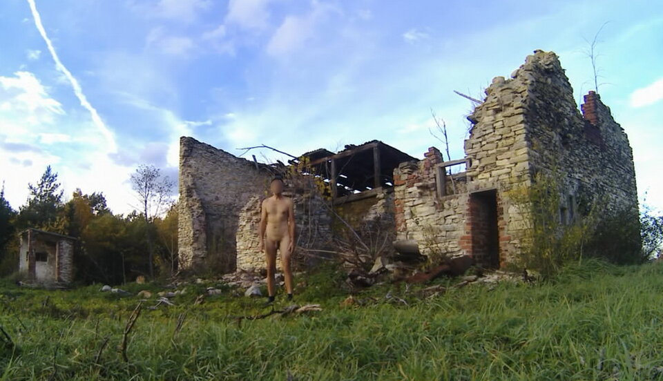 SIEMONIA - ruiny w lesie 20251023.mp4_snapshot_00.21_[2025.10.26 - Krzysztof_cfnm
