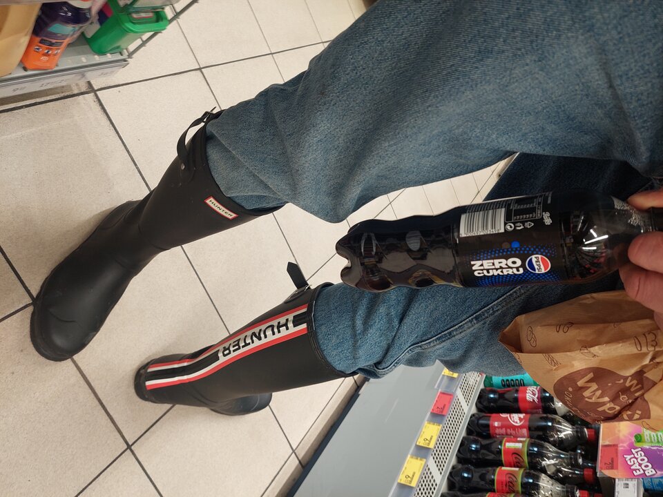 20251031_145935.jpg - Rubber_gloves
