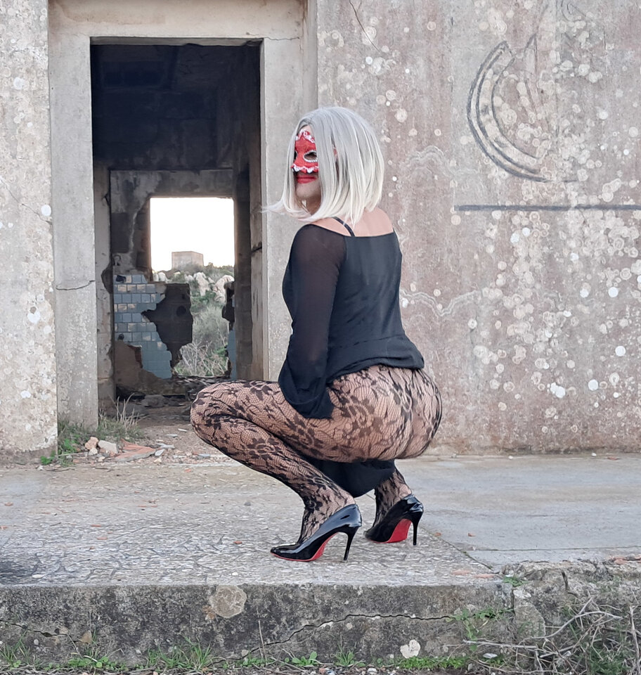 20251112_165029(0).jpg - Laure