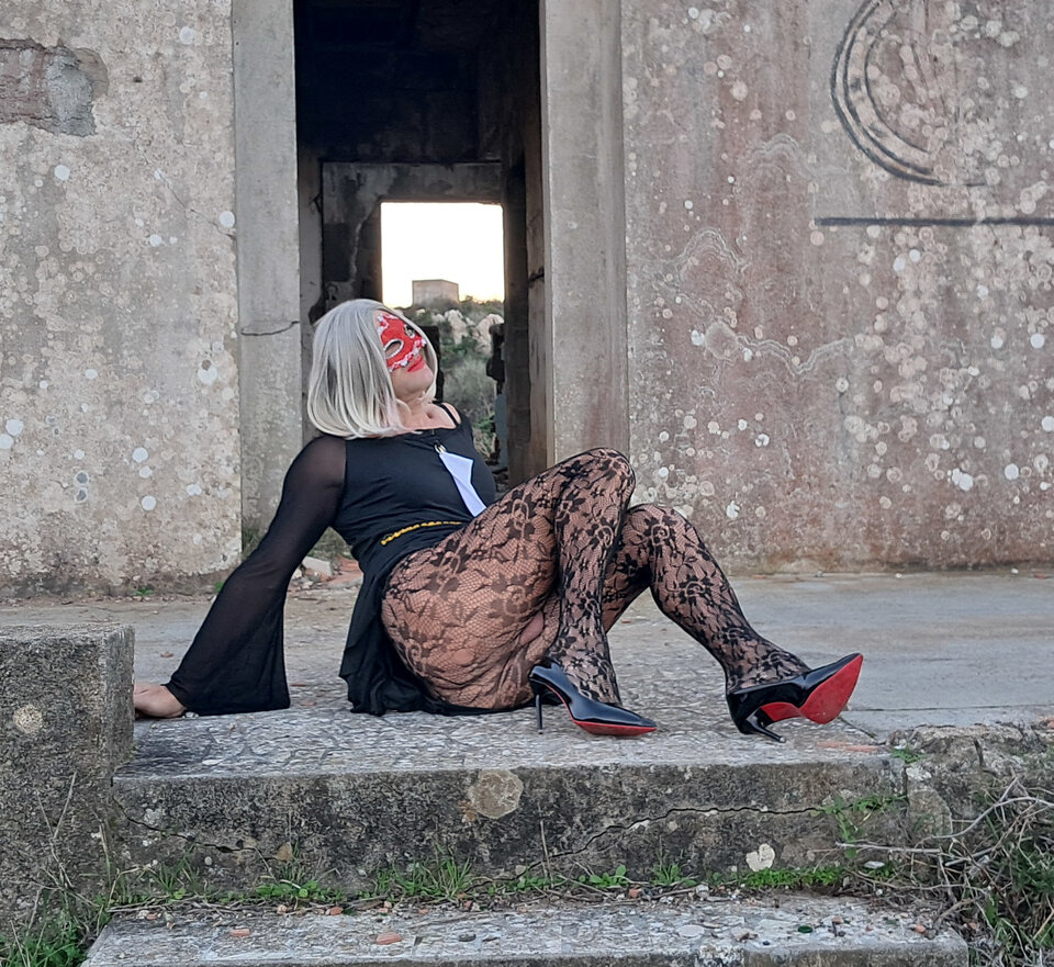 20251112_164825(0).jpg - Laure