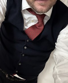 👔