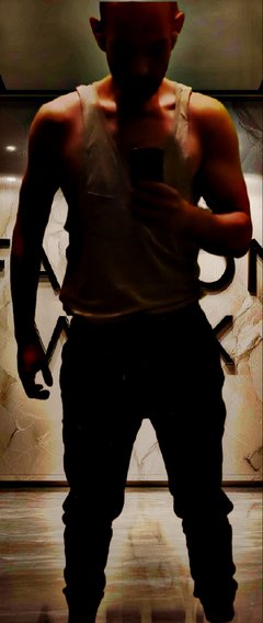 Picsart_26-01-28_21-47-54-807.jpg