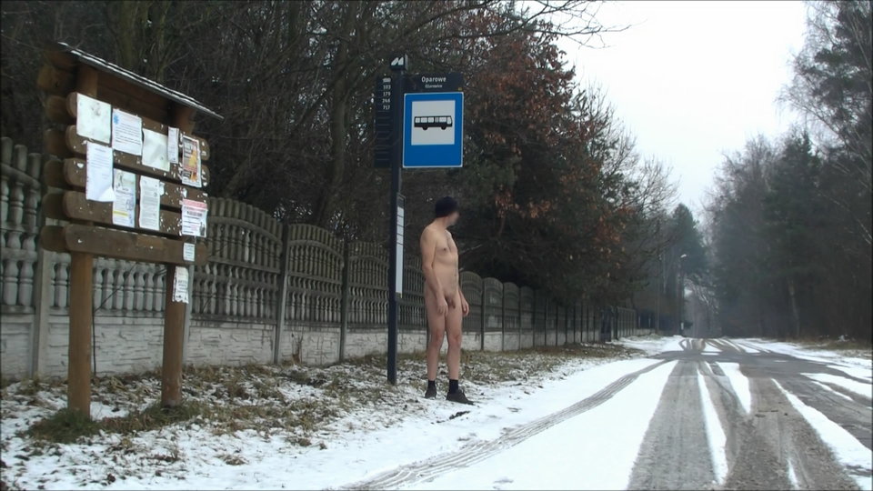OŻAROWICE - przystanek 20250208.mp4_snapshot_00.12_[2026.02.08_ - Krzysztof_cfnm