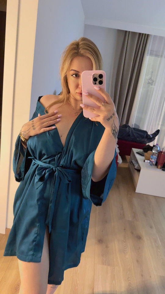 Couple - ToxicAnyana