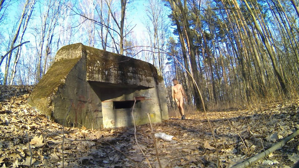 OSSY - bunkier w lesie 20260307_1455.mp4_snapshot_00.32_[2026.03 - Krzysztof_cfnm