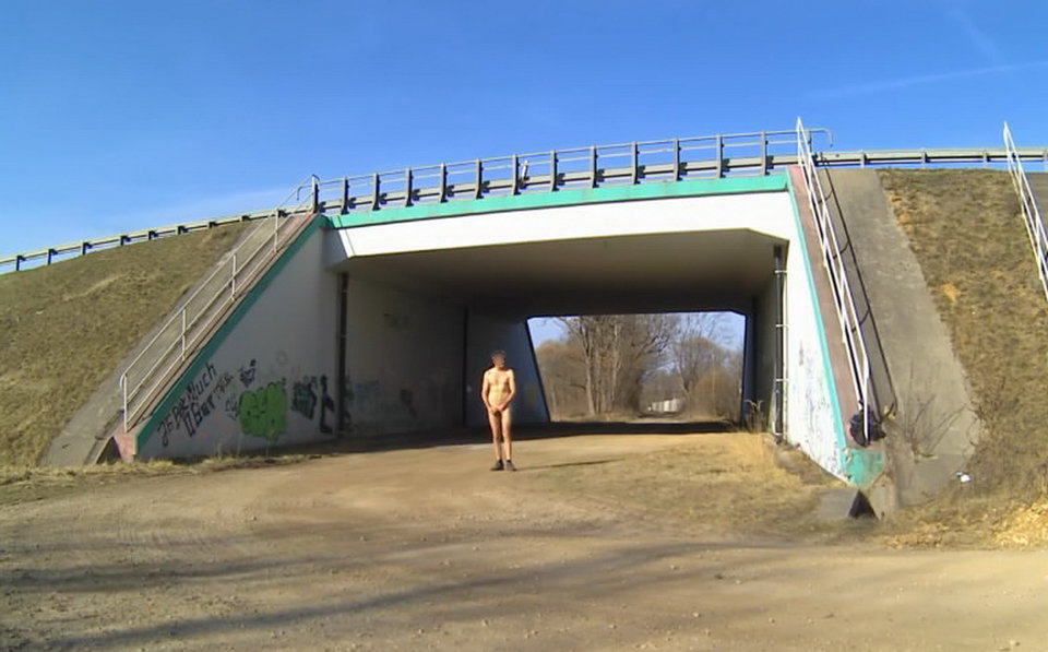 SIEWIERZ - pzry moscie pod 78 20260315_0902.mp4_snapshot_01.04_[ - Krzysztof_cfnm