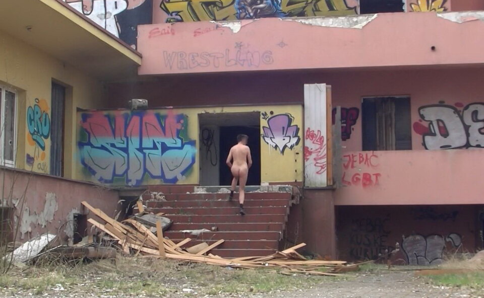 ROGOŹNIK - przy ruinach restauracji 20260412.mp4_snapshot_00.53 - Krzysztof_cfnm
