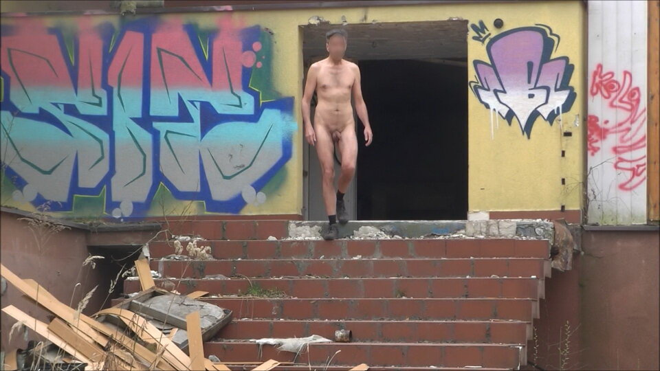ROGOŹNIK - przy ruinach restauracji 20260412.mp4_snapshot_01.44 - Krzysztof_cfnm